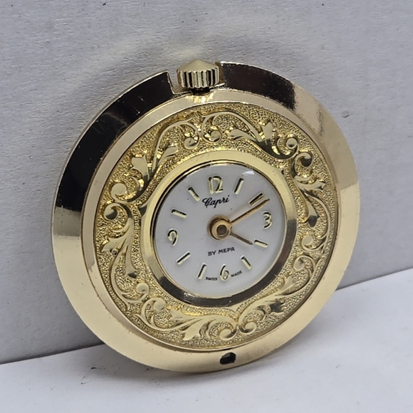 Womens Vintage Capri By Mepa Gold Tone Manual Wind Up Watch Pendant Works! Swiss - Picture 3 of 8